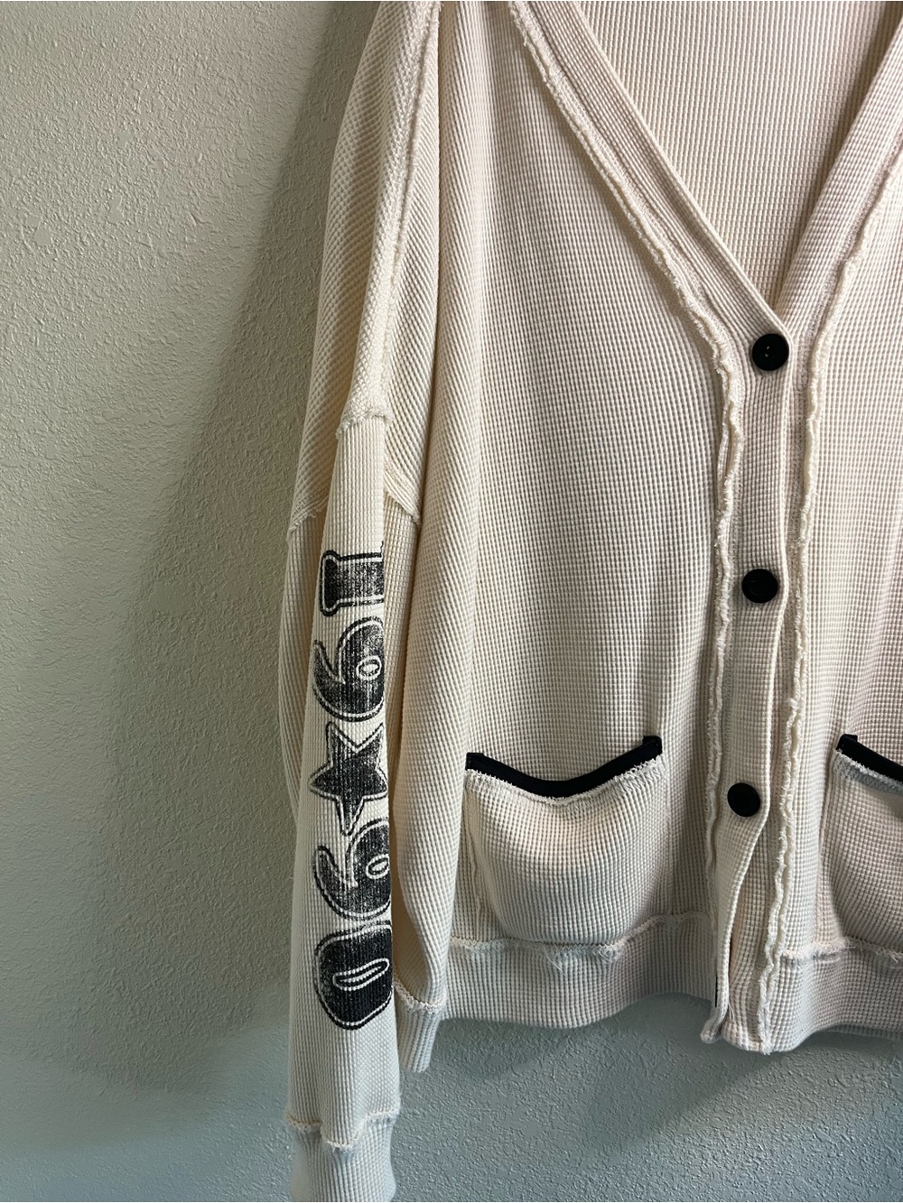 Ragabond Studio NYC Apple Embroidered Cream VTG Cardigan Sweater - Picture 3 of 6